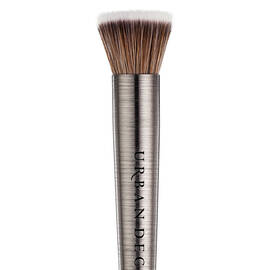 UD PRO Diffusing Highlighter Brush